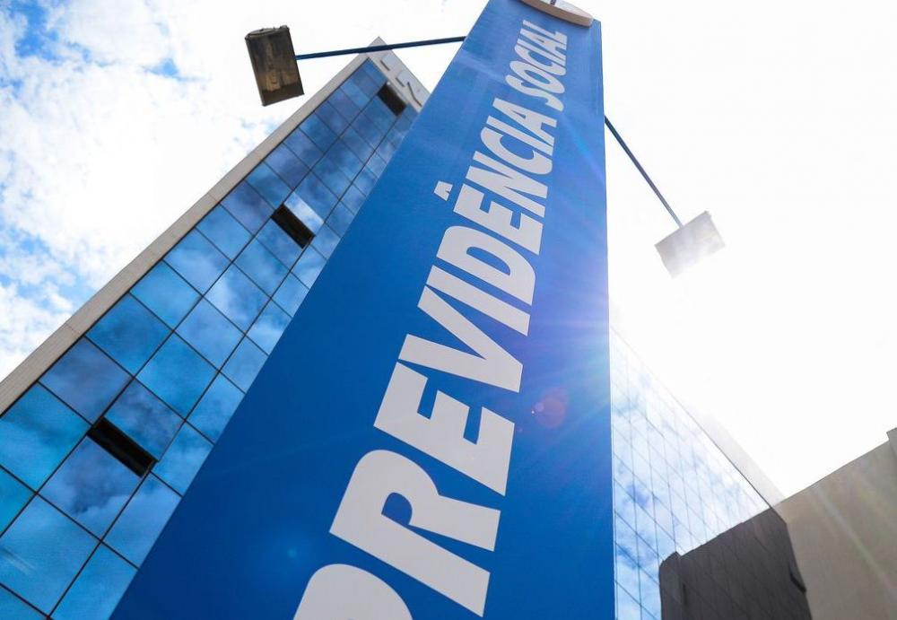 INSS começa a pagar hoje décimo terceiro antecipado