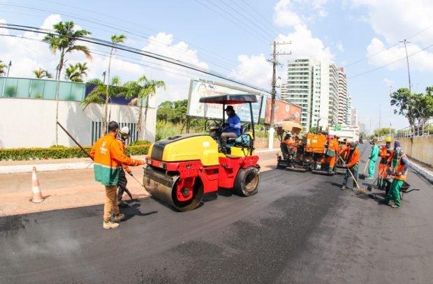 Obras do ‘Asfalta Manaus’ da prefeitura estão em fase de conclusão na Ponta Negra