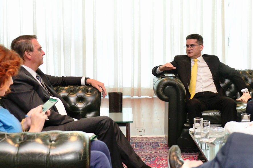 Prefeito David Almeida se reúne com Bolsonaro, em Brasília, e anuncia apoio à reeleição do presidente