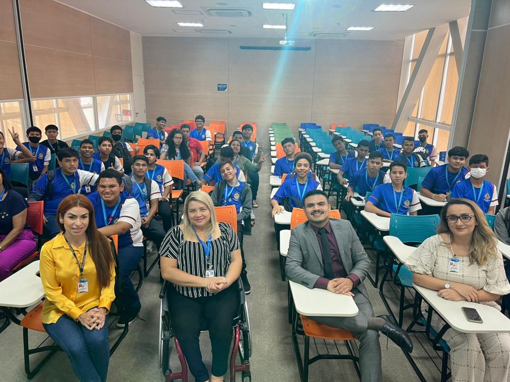 Em ação preventiva no TCE-AM, juiz do TRT palestra sobre assédio e discriminação