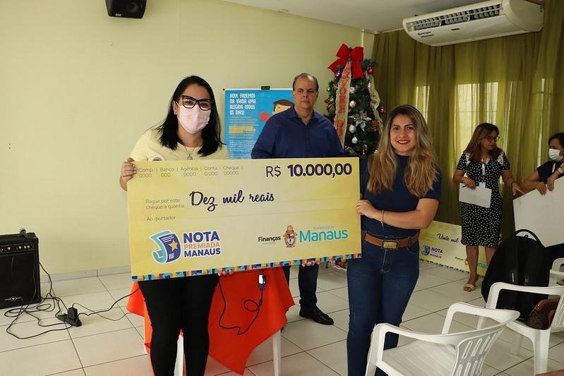 Prefeitura de Manaus entrega premiações aos contemplados de mais um sorteio da Campanha Nota Premiada
