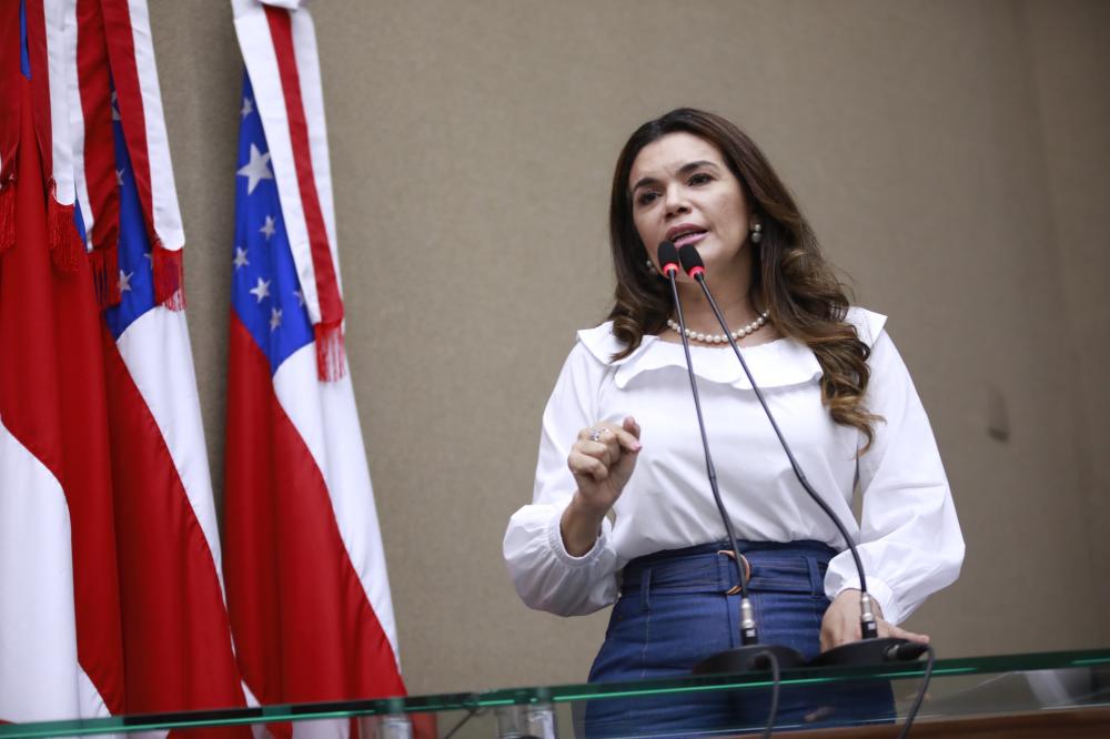 Deputada Alessandra denuncia violência política contra vereadora Lindynês Leite, de Manacapuru