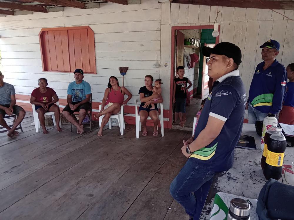 Idam assiste comunitários na elaboração de acordo de pesca em Itapiranga