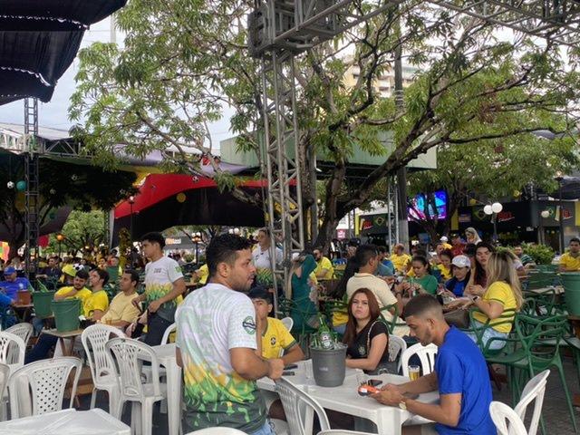 Jogo do Brasil contra a Croácia leva público da Praça do Eldorado da euforia à decepção