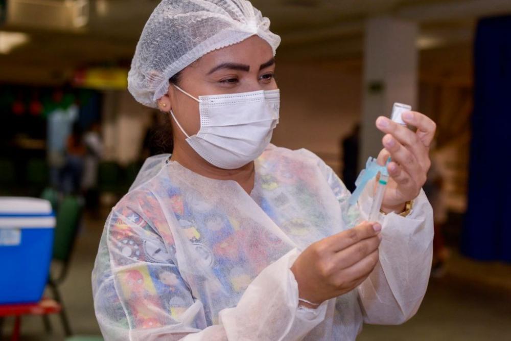 Manaus já aplicou mais de 1 milhão de 3ª doses contra a Covid-19 e prefeitura convoca atrasados para reforçar proteção