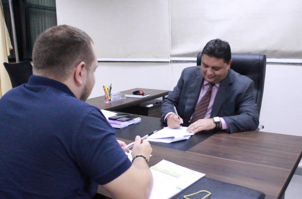 Prefeito em exercício assina projeto de lei para criação de programas de saúde