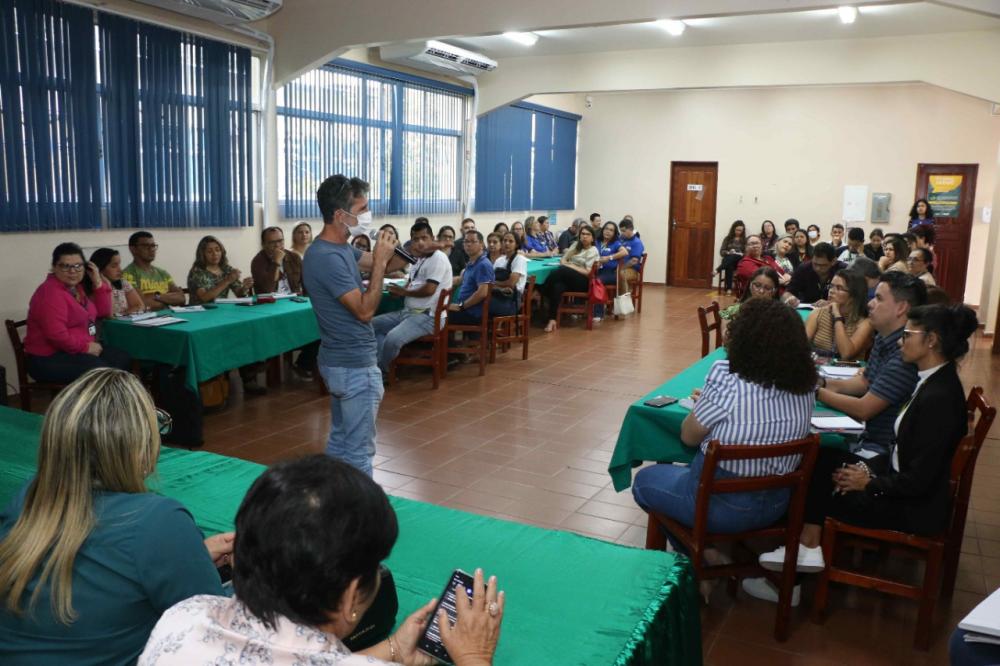Educadores da rede estadual participam de encontro sobre o Novo Ensino Médio 