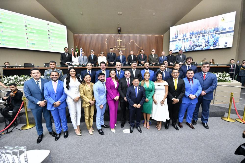 Prefeito David Almeida prestigia posse dos novos parlamentares da Assembleia Legislativa do Amazonas