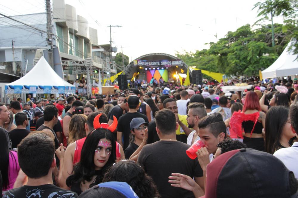 Nas ruas ou na avenida, confira opções para curtir a folia do Carnaval na capital amazonense