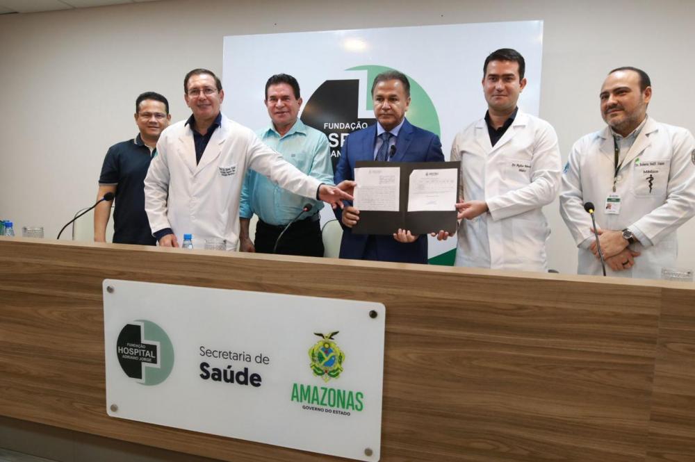 Governo do Amazonas assina contrato para realização de cirurgias bariátricas no Hospital Adriano Jorge