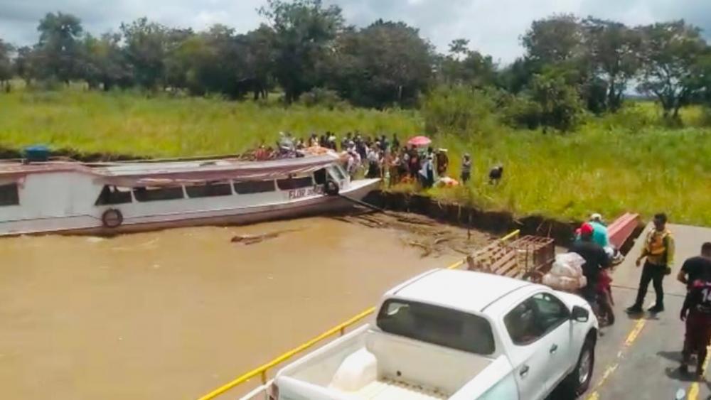 Embarcação é atingida por tronco no Rio Amazonas; 40 passageiros foram resgatados