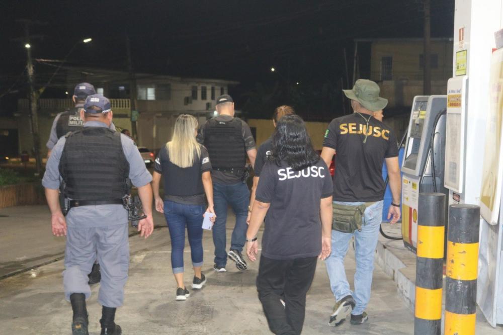 Em Manaus, 18 postos de combustíveis são fiscalizados para inibir uso de 'Paredão' de som