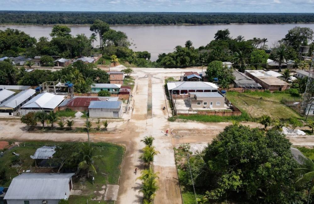 Governo do Amazonas conclui revitalização da orla do município de Japurá