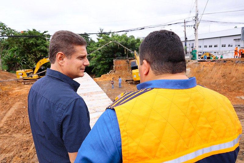 Prefeitura finaliza implantação da primeira linha de tubulação na Djalma Batista