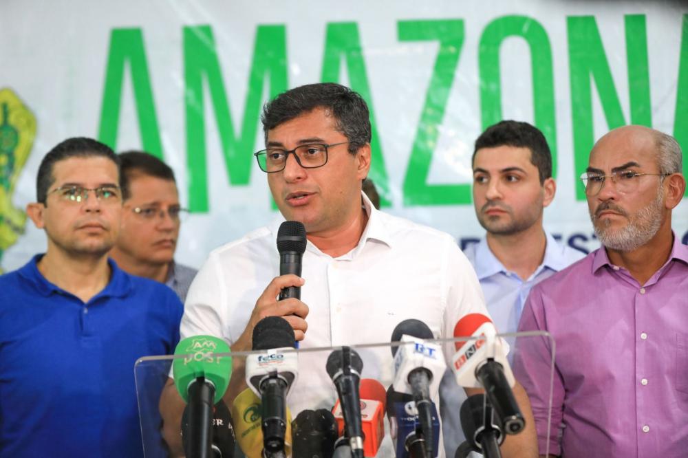 Wilson Lima libera pagamento de indenização para mais 98 famílias das comunidades da Sharp e Manaus 2000