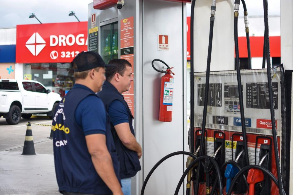 Procon Amazonas realiza blitze em postos de combustíveis em Manaus e no interior