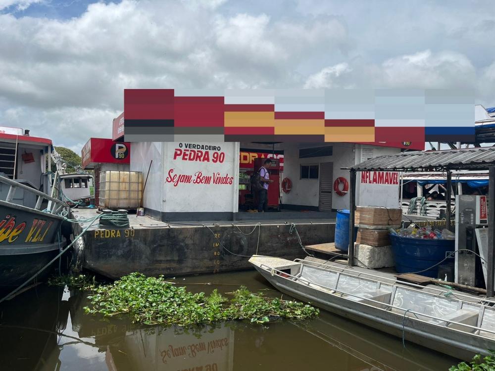 Policiais fecham 'pontões' de combustível que funcionavam de maneira irregular em Parintins