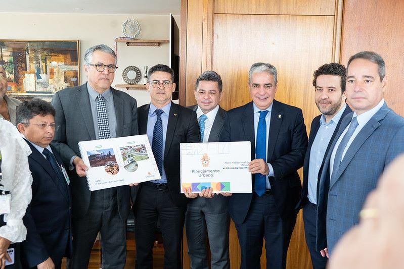 Prefeito de Manaus finaliza agenda em Brasília com ministros da Saúde e Relações Institucionais