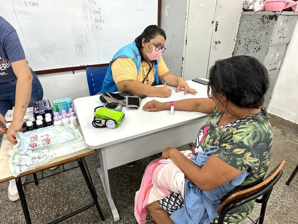 Prefeitura leva atendimento de saúde para desabrigados na zona Leste