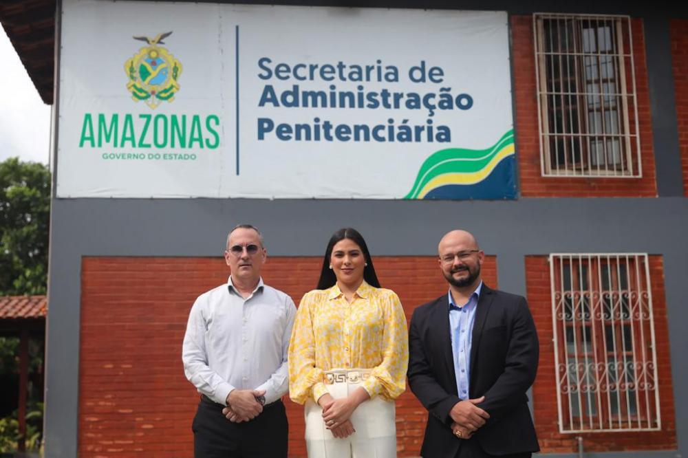 Mayra Dias pleiteia melhorias para o presídio de Parintins com Secretário de Administração Penitenciária