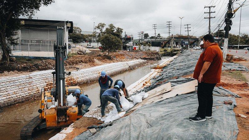 Prefeitura de Manaus conclui implantação de gabião na Torquato Tapajós e obra chega a 70% de execução