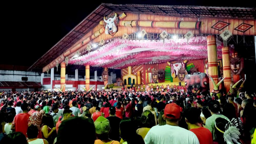 Garantido lota curral no primeiro ensaio da Batucada em Parintins