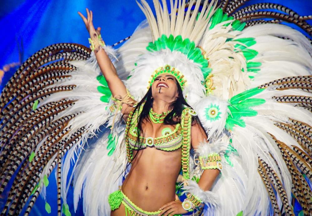 Caprichoso realiza ensaio aos povos indígenas com Marciele Albuquerque e Erick Beltrão