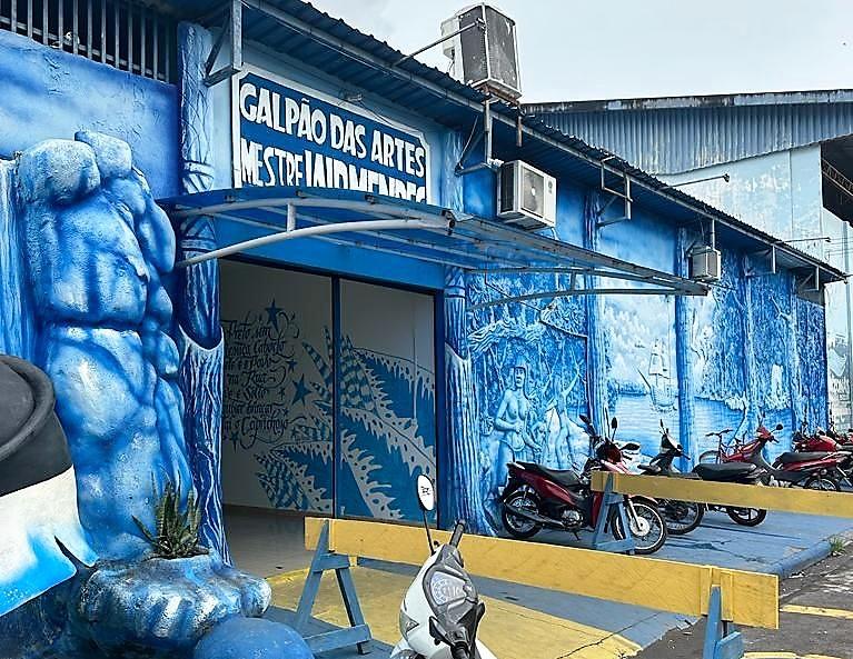 Parintins: Saúde orienta trabalhadores dos galpões dos bois bumbás para garantir proteção durante preparação do festival