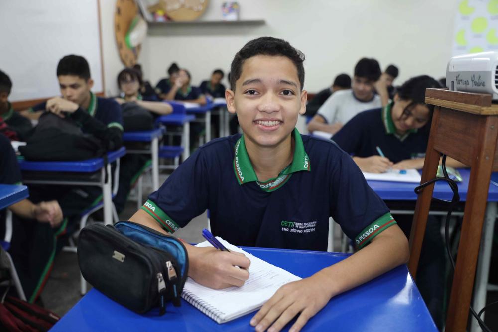 No Dia da Educação, Governo do Amazonas destaca iniciativas educacionais que transformam vidas