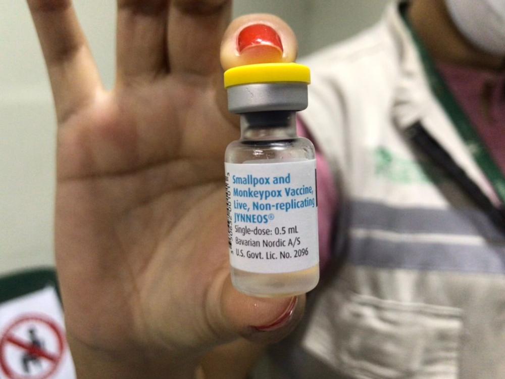 Profissionais de laboratório que atuam com amostras suspeitas de Mpox recebem segunda dose da vacina