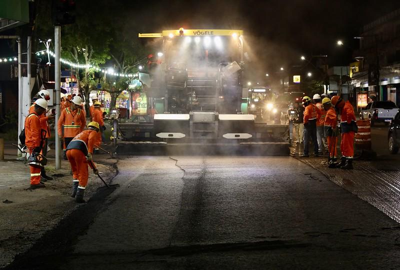 Prefeitura de Manaus aplica 1,3 mil tonelada de asfalto em principal avenida do Alvorada