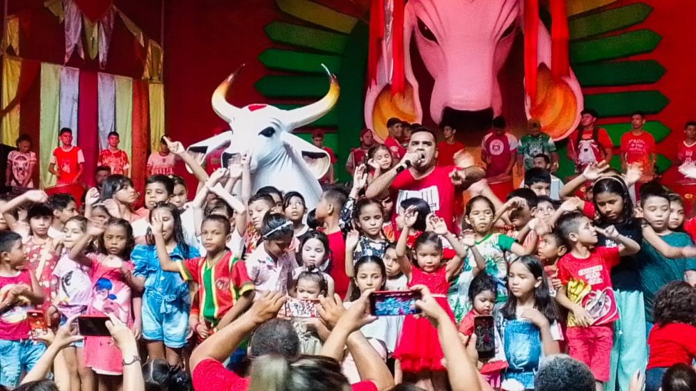 Alegria dos curumins e cunhatãs invadiu curral no segundo domingo 