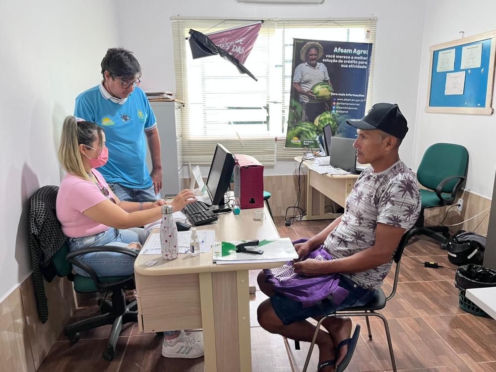 Governo do Estado realiza ação integrada para atender pescadores da região do baixo Amazonas, em Parintins