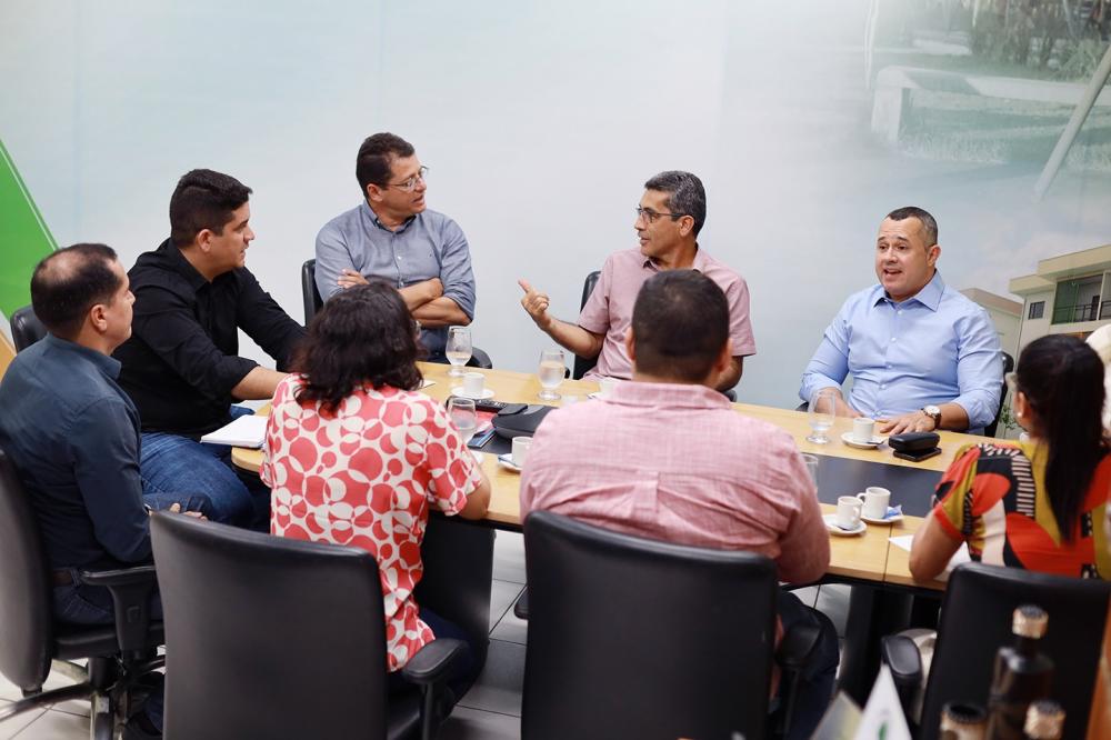 Sedurb e Prefeitura de Manicoré acertam convênio de R$ 6,8 milhões para recuperação do sistema viário