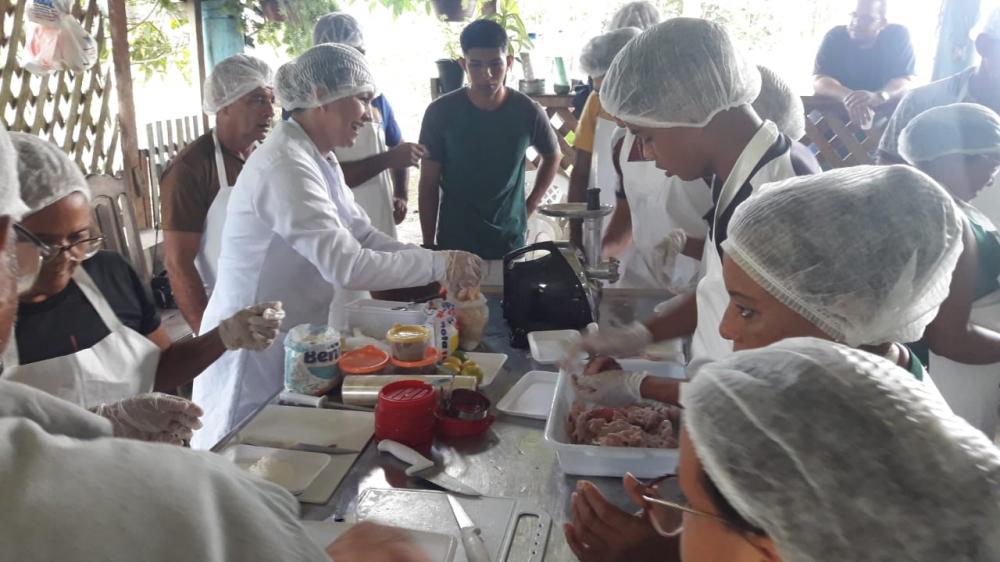 Governo do Amazonas e Sebrae realizam curso de beneficiamento de pescado, em Rio Preto da Eva
