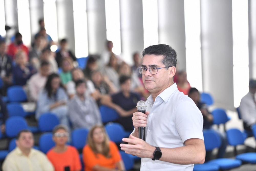 David Almeida é o prefeito de capital com a segunda maior aprovação do País 