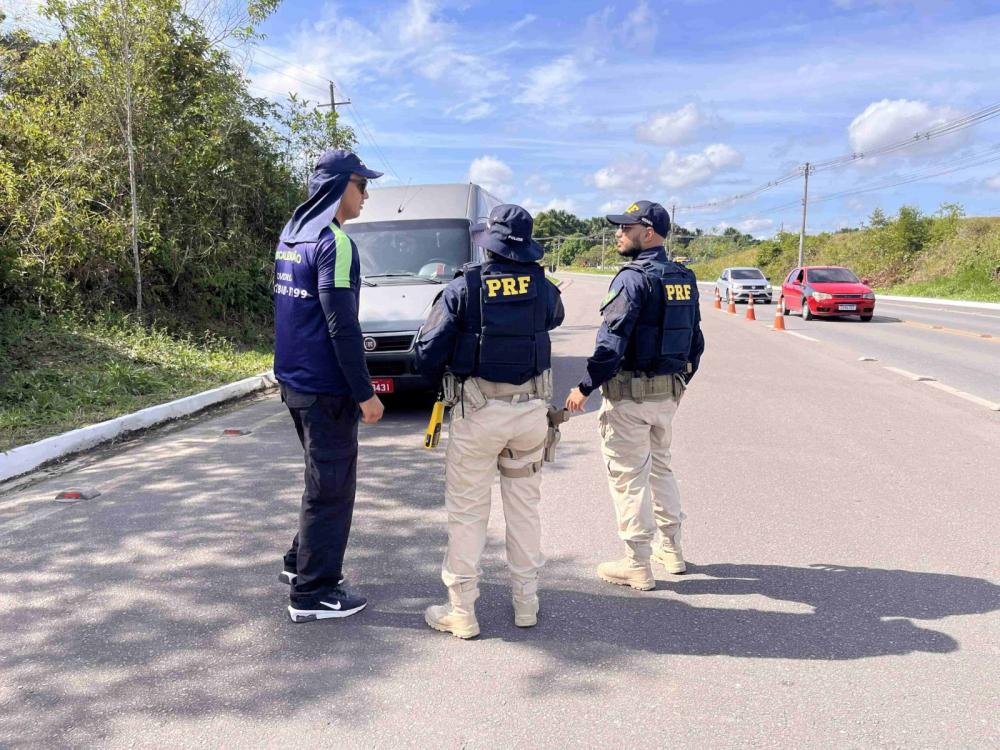 Arsepam realiza blitz com a Polícia Rodoviária Federal para coibir transporte clandestino na BR-174