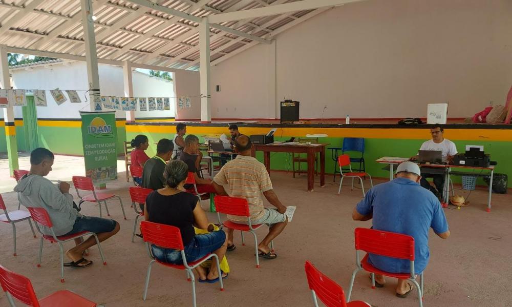 Idam faz mutirão de atendimento em comunidade rural de Boa Vista do Ramos