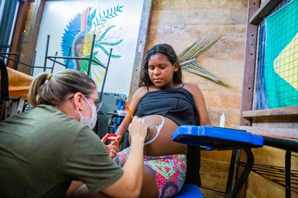 Prefeitura de Manaus e DPE-AM levam combate à violência obstétrica à comunidade indígena