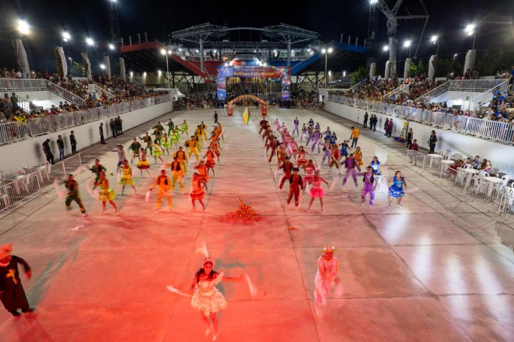 Segunda noite de apresentações no Anfiteatro Sila Marçal é marcada por cores vibrantes das Quadrilhas e Danças
