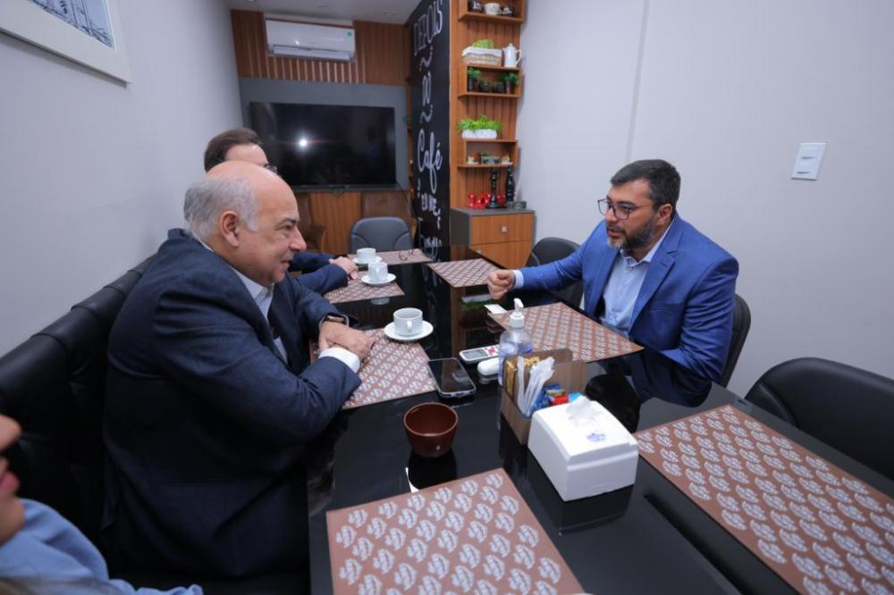 Wilson Lima se reúne com diretores do Hospital Albert Einstein e destaca parcerias com a instituição