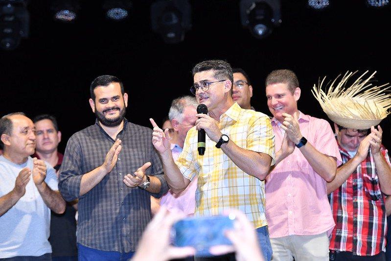 Prefeito de Manaus anuncia cantora Joelma no próximo esquenta do #SouManaus 2023