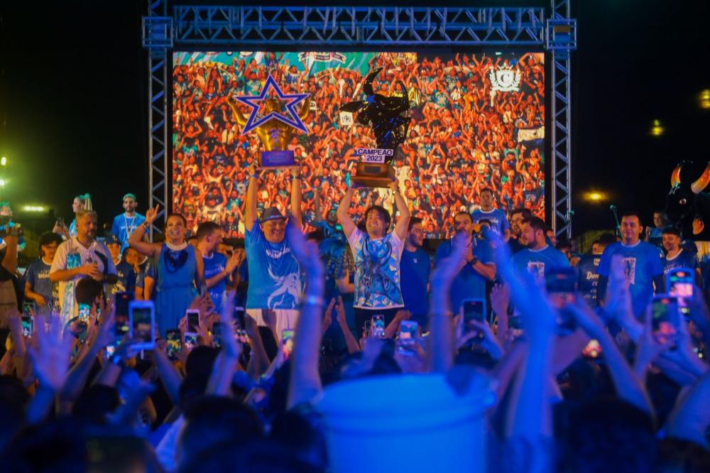 Manaus é Caprichoso: Festa da vitória cria momento histórico com mais de 35 mil pessoas no Sambódromo 