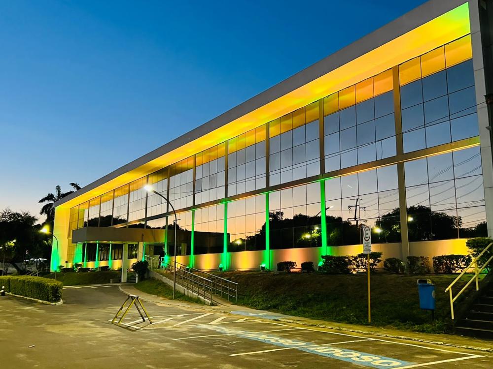 Sede da Prefeitura de Manaus se “veste” de verde e amarelo na torcida pelo Mundial feminino de futebol
