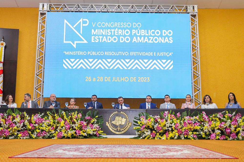 Prefeitura prestigia abertura do 5° congresso do ministério Público do Amazonas e recebe moeda comemorativa 