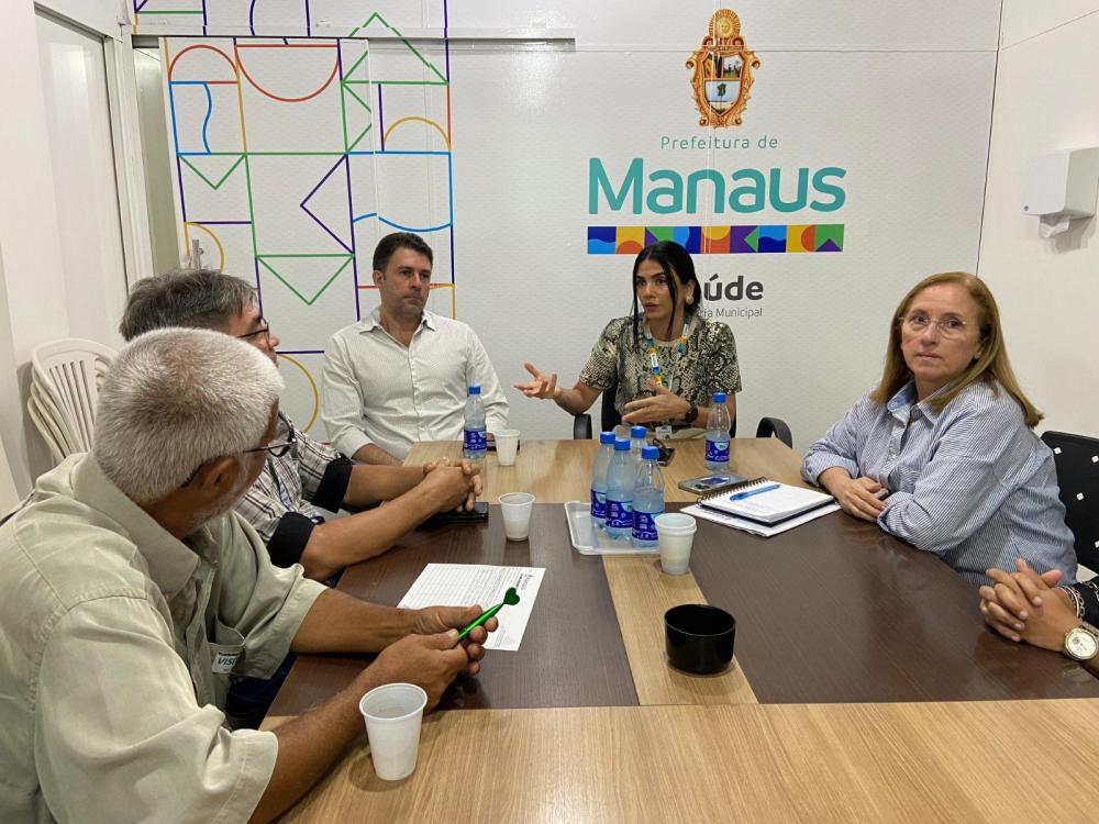 Prefeitura discute com associação de moradores melhorias para a saúde no bairro Puraquequara