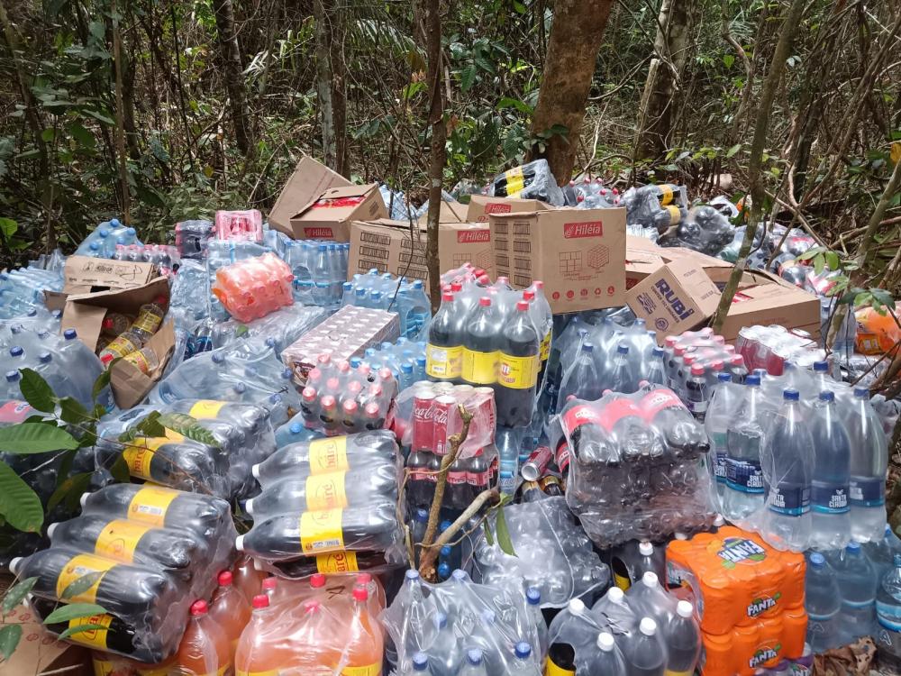 Em Itacoatiara, mulher é presa por envolvimento em roubo de caminhão com mercadorias
