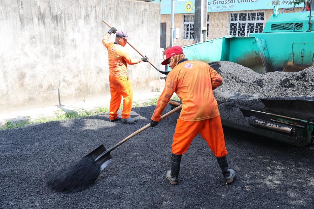Programa ‘Obras de Verão 2023’ atua no recapeamento asfáltico das ruas do bairro Petrópolis