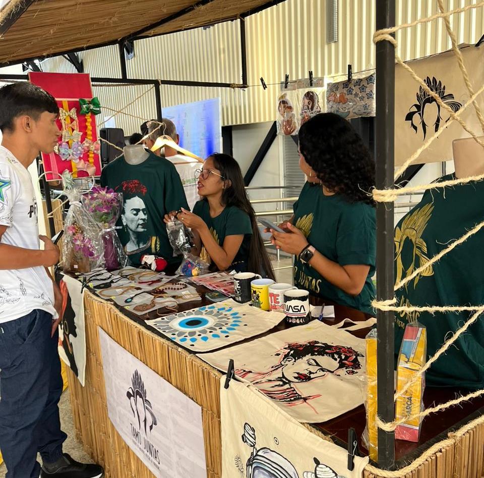 Bumbódromo de Parintins recebe mais uma edição da Feira de Economia Criativa