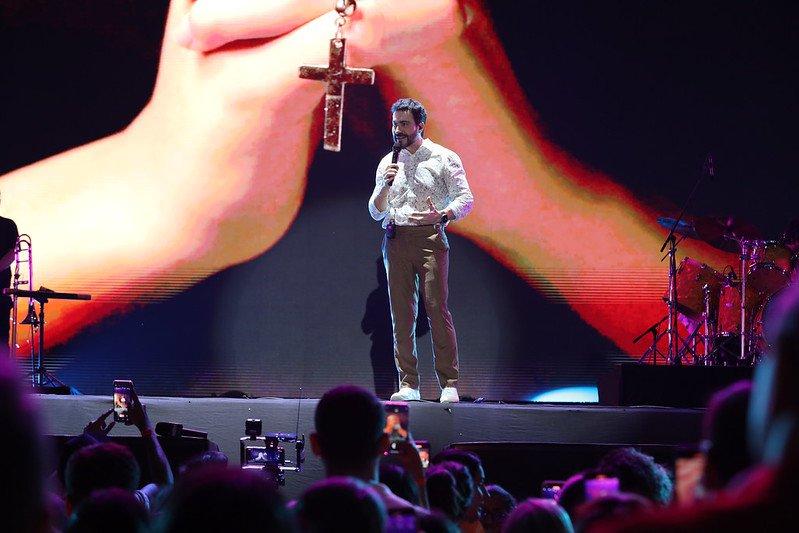 Nas redes sociais, Padre Fábio de Melo agradece prefeito pelo #SouManaus 2023 e fala para brasileiros conhecerem o grandioso festival